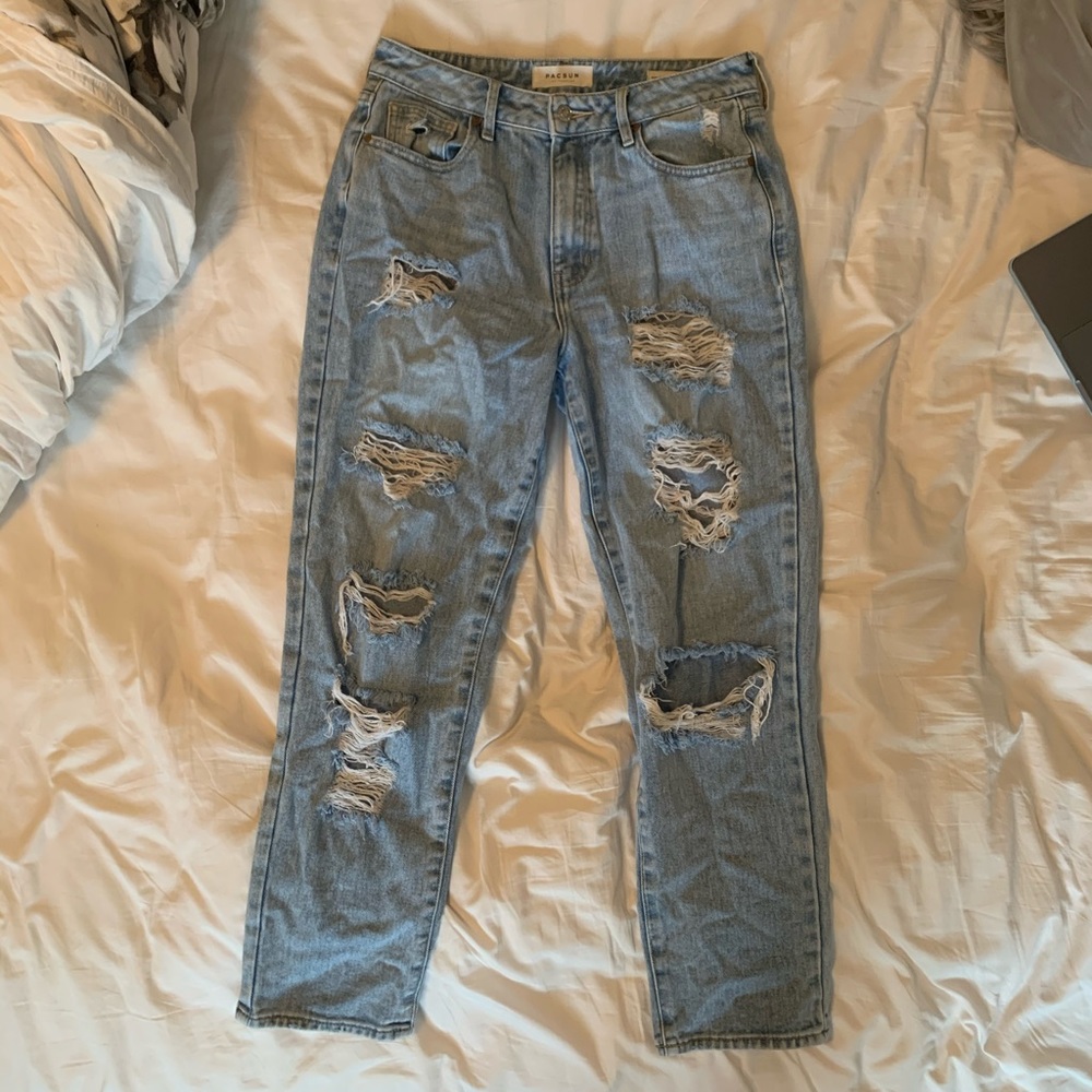 PACSUN LIGHT WASH HIGH RISE MOM JEANS
